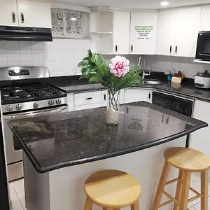 Tidy Private With Full Kitchen , Toronto Canada