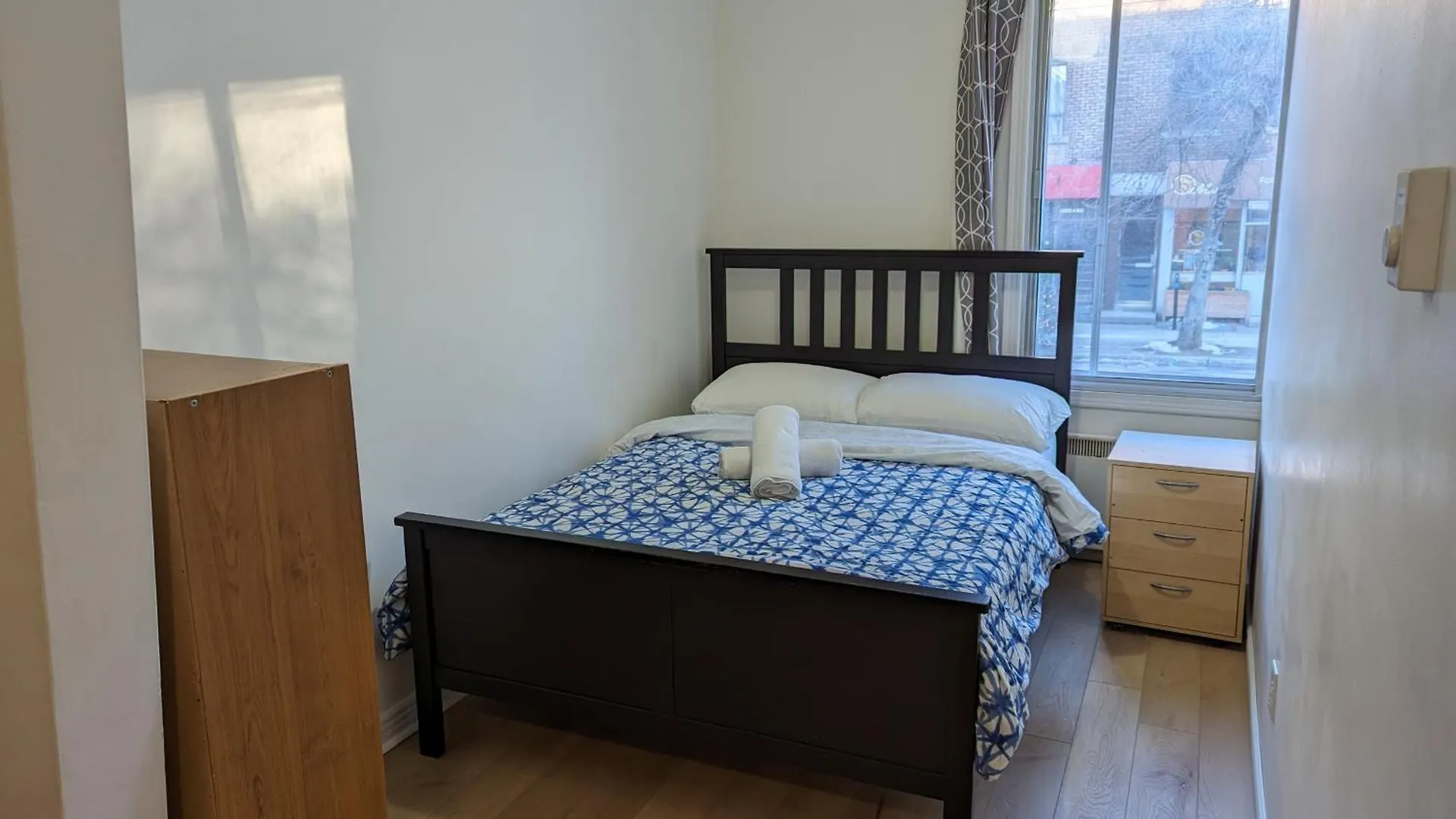 بيت ضيافة Harmony Room Near Metro Monk Station With Self Check-In مونتريال