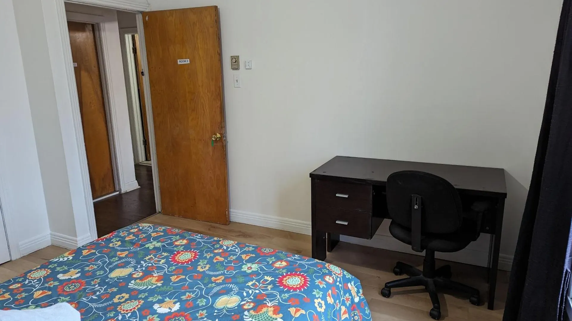بيت ضيافة Harmony Room Near Metro Monk Station With Self Check-In مونتريال