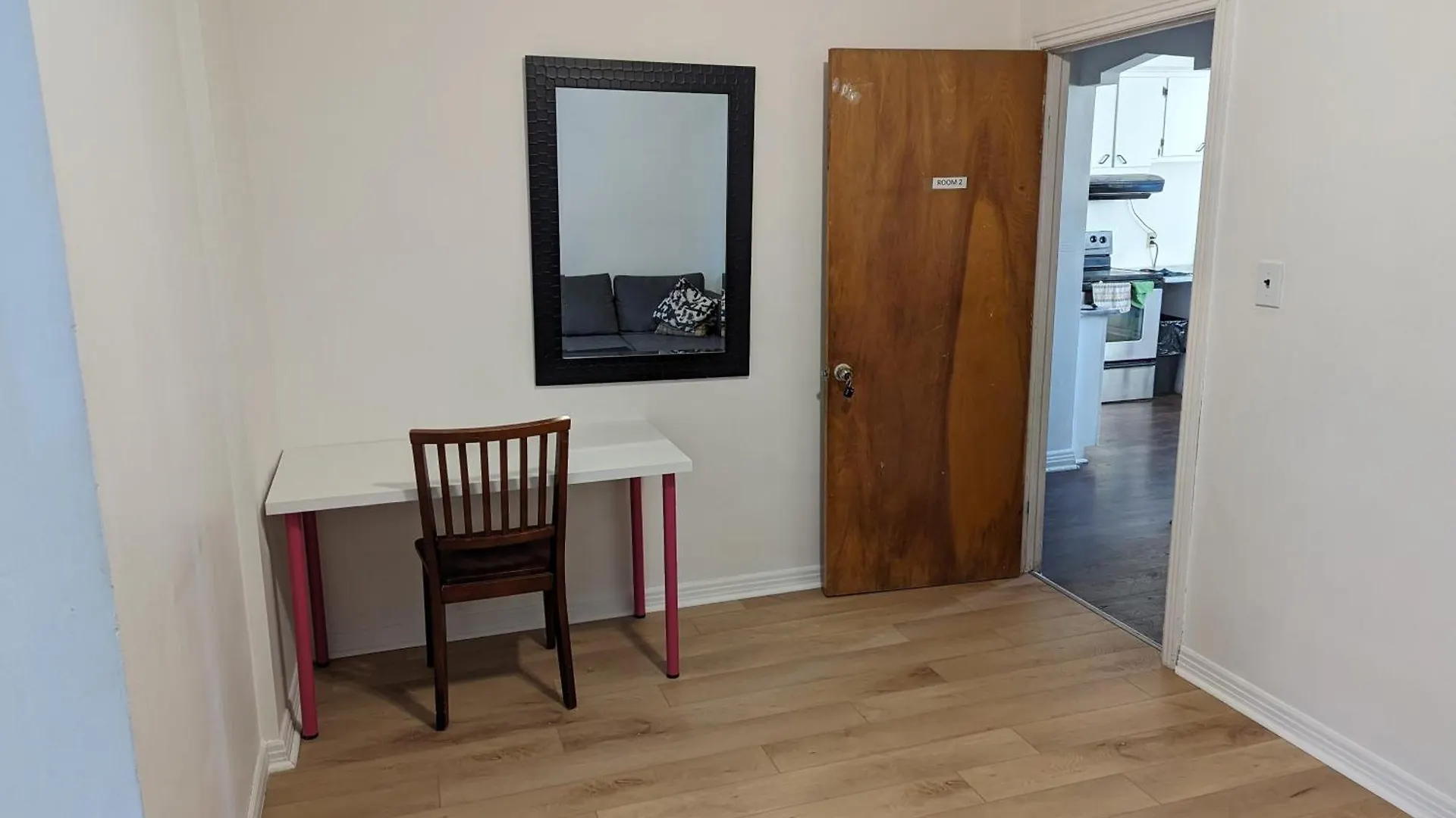 Harmony Room Near Metro Monk Station With Self Check-In مونتريال بيت ضيافة
